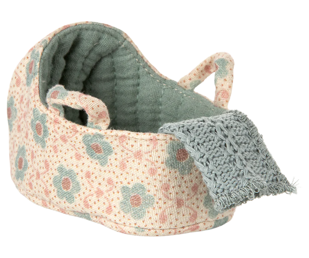 Maileg - Draagmand babymuis - Blue. Verwacht november