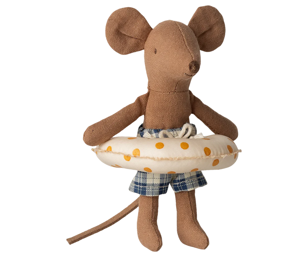 Maileg - Kleine broer strandmuis met zwemband. Verwacht april