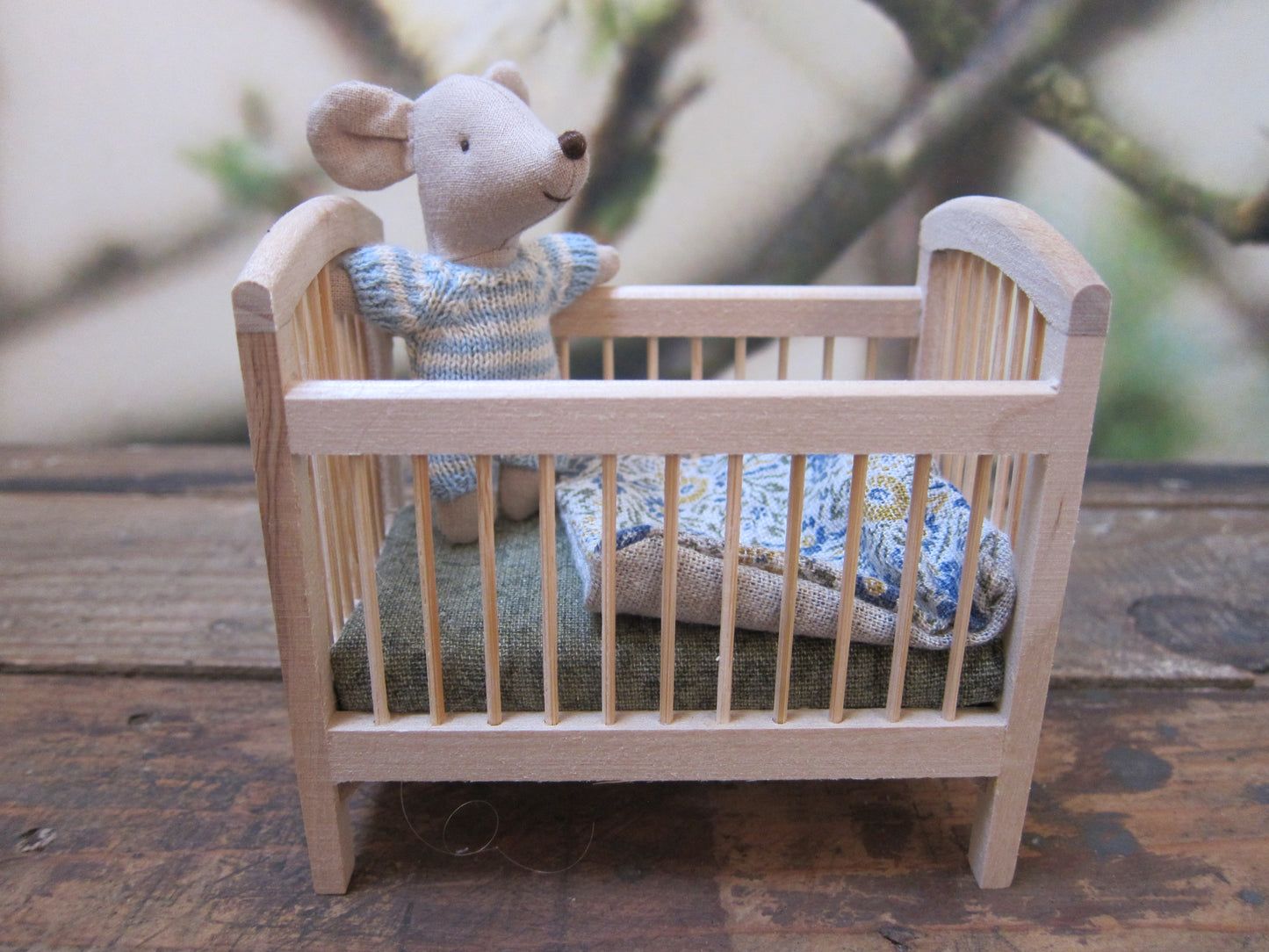 Snipsels - Houten kinderbedje.