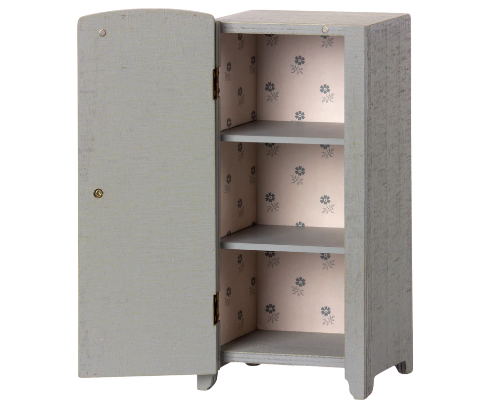 Maileg - Kast met planken - Miniatuur - Grijs.