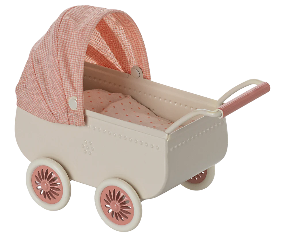 Maileg - Kinderwagen - Koraal.