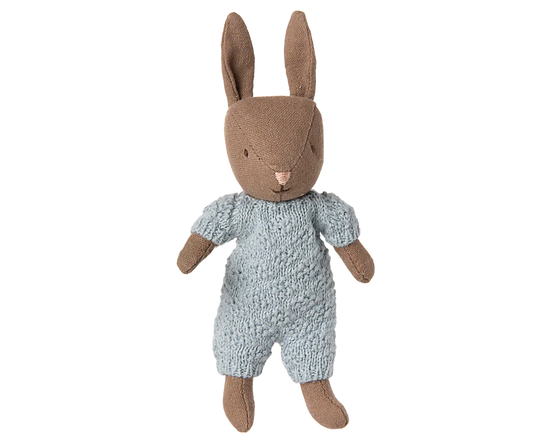 Maileg - Konijn micro bruin met magneethandjes - Blue. Verwacht oktober