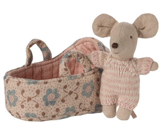 Baby muis in draagmand - Rose.