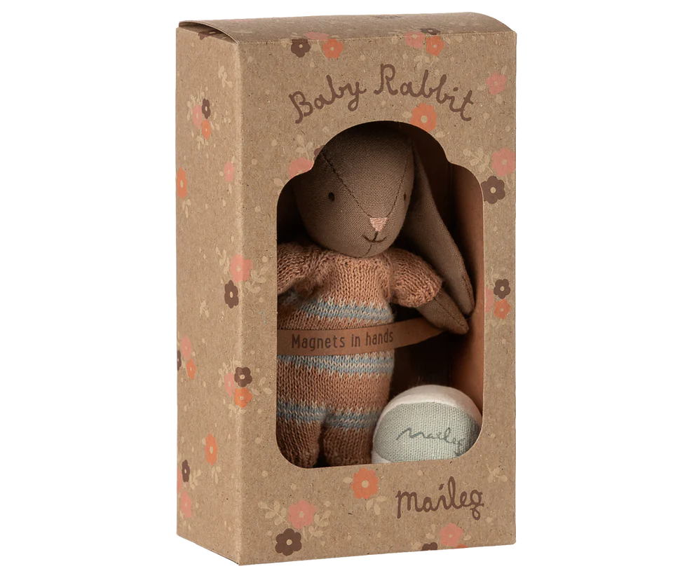 Maileg - Konijn met bal - Bruin / Dusty rose.