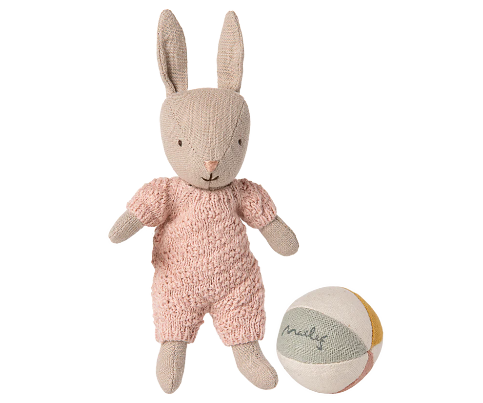Maileg - Konijn met bal - Zand / Rose.
