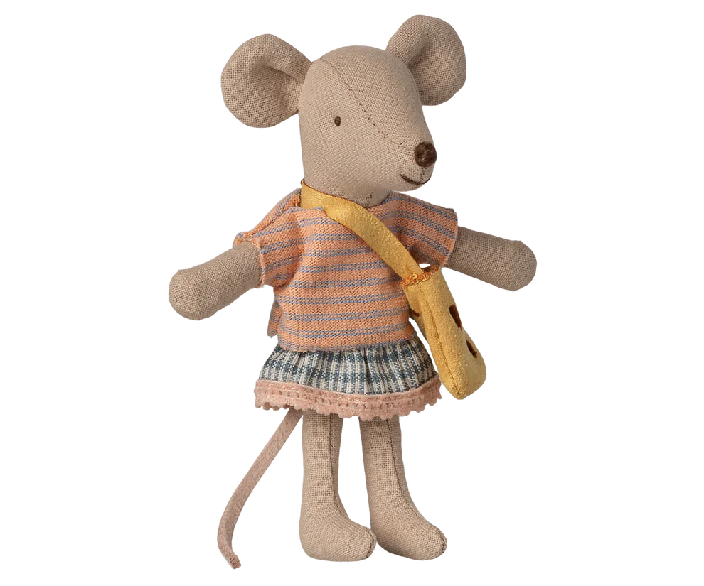 Maileg - Kleine zus muis met tas. Verwacht juni