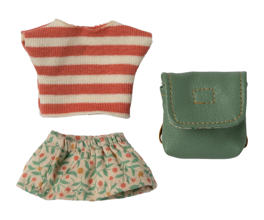 Maileg - Kleding set met rugtas - Groen - Grote zus muis. Verwacht mei