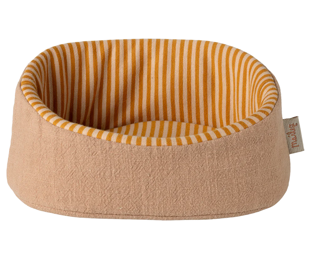 Huisdierenmand - Powder. Verwacht maart.