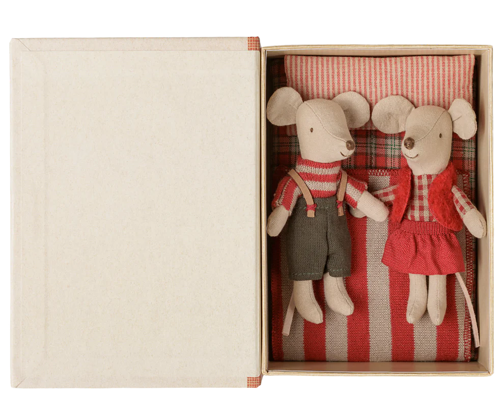 Maileg - Kersttweelingmuisjes - Kleine zus en broer in boek. Verwacht september