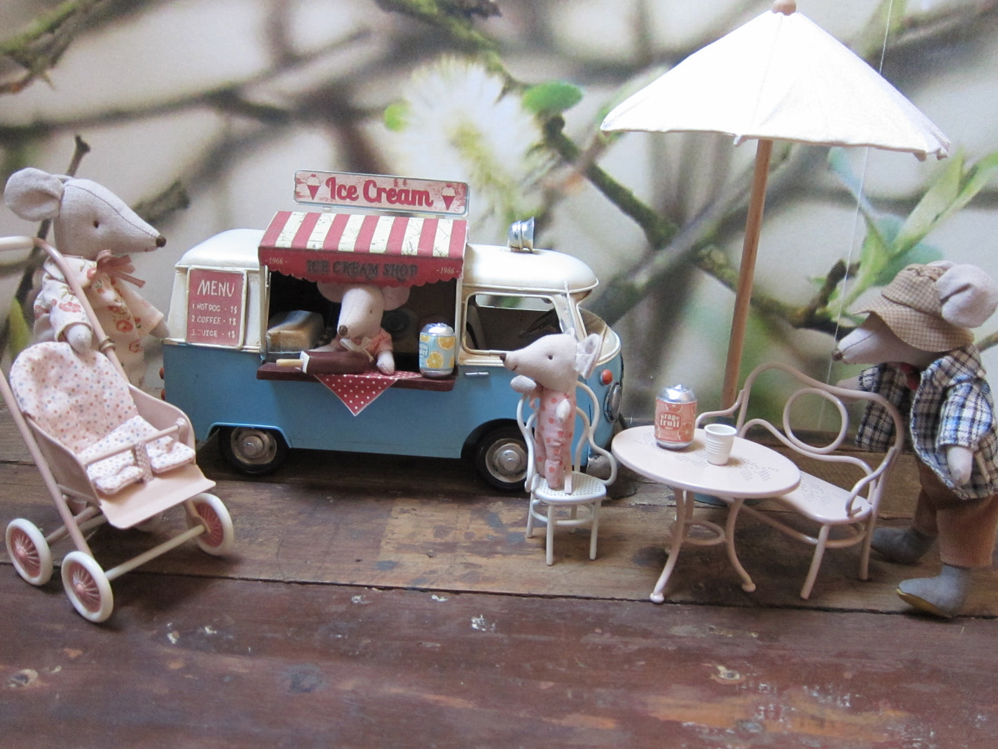 Signes Grimalt - Retro ijs wagen.